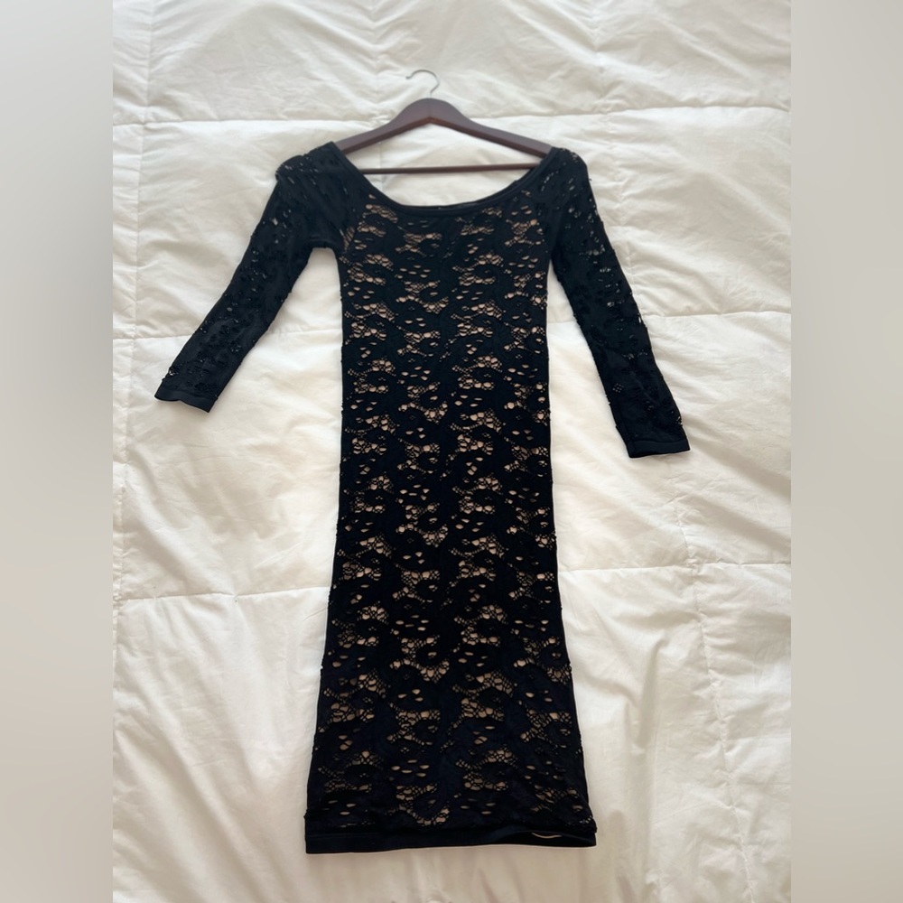 Lace bodycon dress